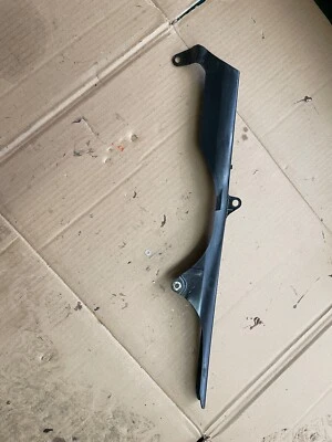 Yamaha YZF R6 5SL 2003 2004 PROTECTOR DE CADENA  Foto 1 de 2