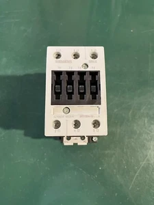 Siemens Leistungsschütz 3RT1034-1BB44 (#SIE11) - Bild 1 von 1