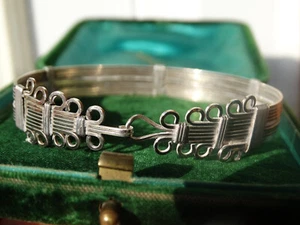 Vintage Silver Elephant Hair Style Unusual Scrolling Bangle Bracelet - Picture 1 of 19