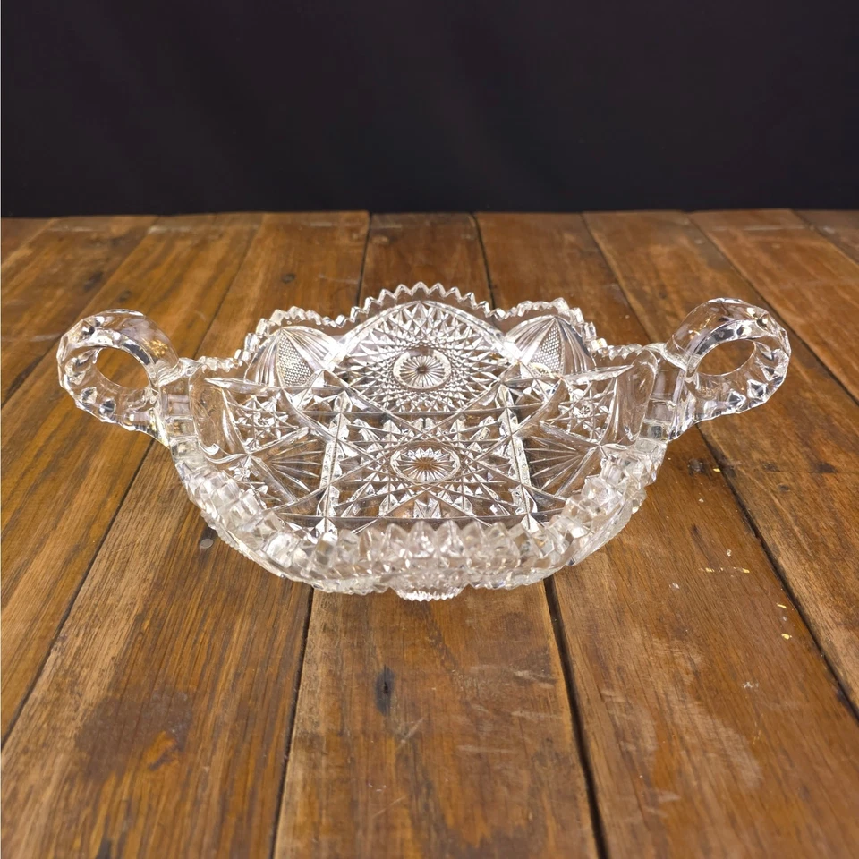 Plato de baratija vintage Imperial Nucut vidrio corte brillante 2 asas plato de caramelo Foto 1 de 4