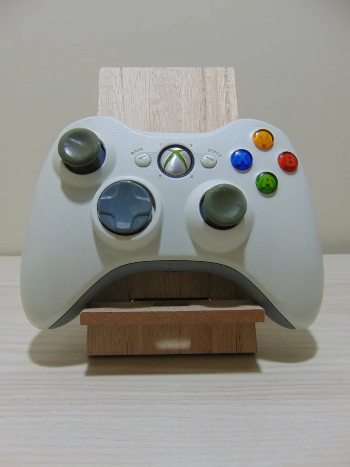 Controller Microsoft Xbox 360 Bianco-Originale Usato Testato 100% Funzionante - Immagine 1 di 3