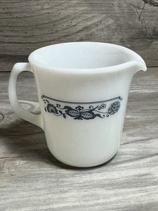 Pyrex Corning Corelle Creamer Old Town / Blue Onion USA Excellent Condition  - Picture 1 of 7