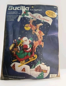 Vintage BUCILLA Weihnachten FILZSTRUMPF Pailletten # 83118 Jumbo 28" über Dächern NEU - Bild 1 von 2