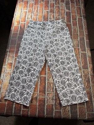Ruby Road Black And White Paisley Capris Size 8 - Image 1 of 4