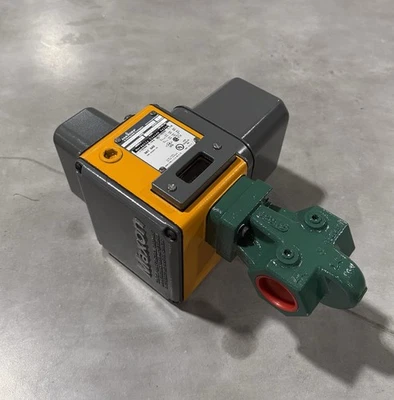 Válvula de gas electromecánica Honeywell Maxon 150SMA11-AA22-BB21A0 *NUEVA EN CAJA* Foto 1 de 4