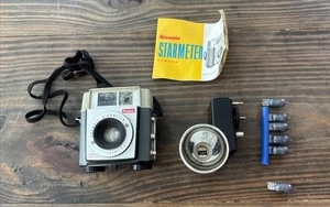 Kodak Brownie Starmeter Camera w/Flash Bulbs Strap Vintage Untested Manual - Picture 1 of 11