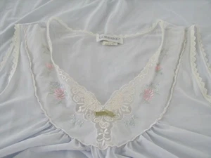 Vtg Ladies Nightgown Made in USA Lorriane Sz Med Pale Lavender Nylon Flowers - Picture 1 of 10