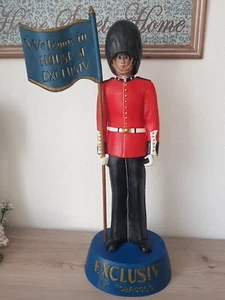 Werbefigur Pöschl Tabak - Orginal Engl. Garde Soldat.EXCLUSIV TABAK. Rarität! - Bild 1 von 7