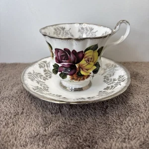 Royal Windsor Vintage Bone China Cup & Saucer Made in England - Bild 1 von 12