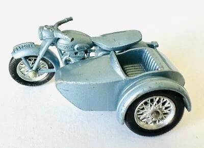 VINTAGE 1960 LESNEY MATCHBOX NO. 4 TRIUMPH T110 MOTORCYCLE & SIDECAR STEEL BLUE - Image 1 of 4