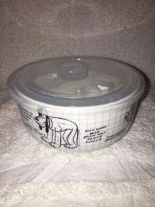 DISNEY SKETCHBOOK - Mickey Mouse Covered Pluto. Ceramic Bowl Small NEW - Picture 1 of 7