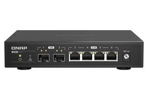 QNAP 4 Port 2.5G Ethernet Switch with 10GbE SFP Unmanaged Network Switch - Picture 1 of 2