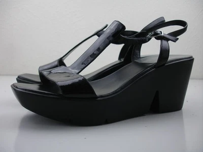 Sandalias de plataforma con correa en T de charol negro Nine West Euphorre 7,5 M para mujer Foto 1 de 4