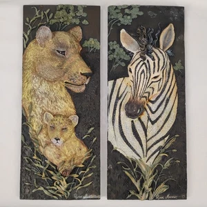 Ruane Manning 2pc Painted 3D Wildlife Resin Plaques Lion & Zebra Safari African - Bild 1 von 11