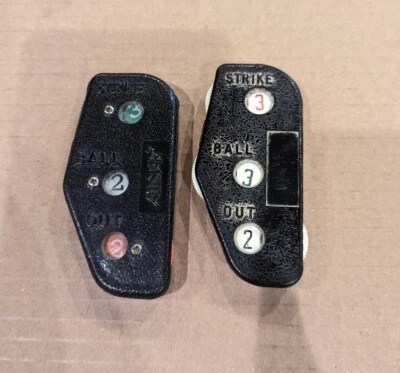 Juego de 2 pelotas rastreadoras de contador de béisbol Strikes Outs Foto 1 de 4