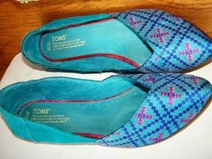 toms jutti chevron pattern suede flats