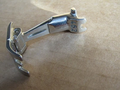 BERNINA   BUTTONHOLE FOOT 452 - Image 1 of 2