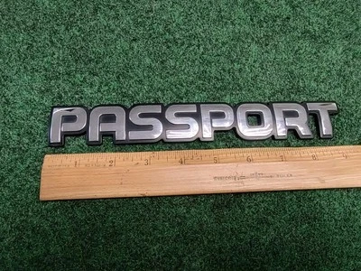 Placa de identificación lateral puerta delantera Honda Passport 1994-2002 emblema insignia 8971034791 1S8 Foto 1 de 4