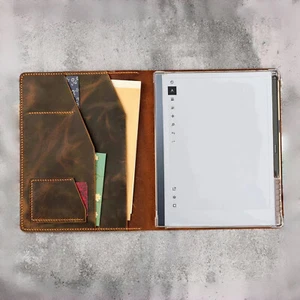 Astuccio portapenne personalizzato in vera pelle reMarkable Paper Pro con portapenne - Foto 1 di 15