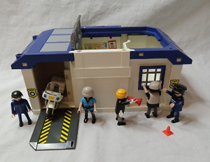 Playmobil Take Along Police Station 5917 with Motorcycle Heliopad Accesories