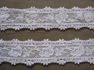9 1/2 YDS LOVELY WHITE FLORAL RAYON VENISE GALLON LACE. - Picture 1 of 1