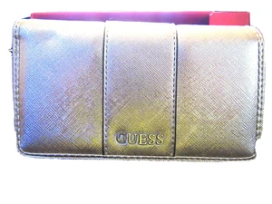 Genuine Guess "Ware" Zip Wristlet envelope Wallet in Rose Gold - Picture 1 of 1