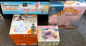 Lot of 4 Hobby Craft Model Kits. Robots, Glider and Gusher - Picture 1 of 1