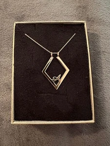 14 Karat Rotgold Verlobungsring Ehering Halter Halskette - Bild 1 von 2
