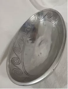 Oval Pewter Metal Spiral Etched Bowl Serving Dish Centerpiece Used - Distressed - Picture 1 of 16