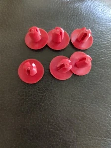 6 Ski-doo OEM red darts 414939600 Push Pin - Bild 1 von 2