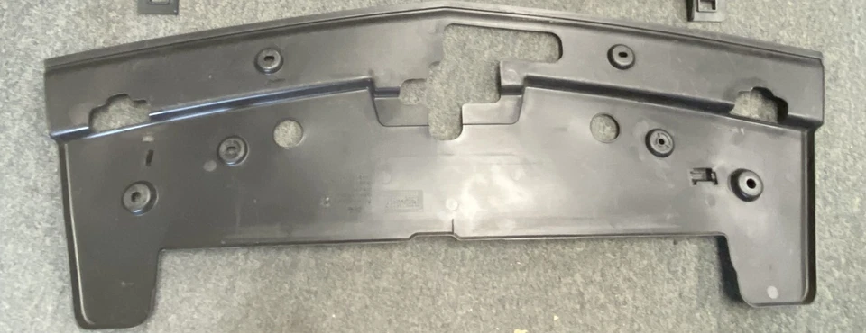 Ford Mustang GT 2005-2009 cubierta de radiador viaje "OEM" Foto 1 de 1