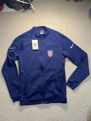 $105 Nike Team EE. UU. Entrenamiento Fútbol Sobre el Campo Chaqueta Delgada Para Hombres Talla Pequeña DH4752-421 Foto 1 de 4