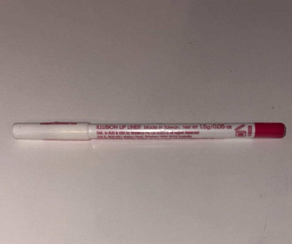 Model Co Illusion Lip Liner 1.5g/0.05oz NEW, Sealed - Image 1 of 1