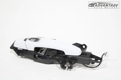 2019-2025 CHEVROLET BLAZER FRONT LEFT SIDE EXTERIOR DOOR HANDLE SUMMIT WHITE OEM - Image 1 of 4