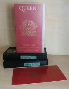 VHS "QUEEN" - COFANETTO DOPPIA VIDEOCASSETTA - GREATEST FLIX I e II - ORIGINALE - Foto 1 di 11