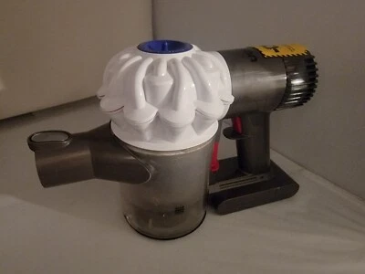 Dyson V6 Handheld Cordless Vacuum Cleaner Bagless White *PARTS ONLY - Image 1 of 4