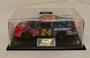 Jeff Gordon 24 2001 Revell DuPont Chevy Monte Carlo 1:64 auto pressofusa NUOVO - Foto 1 di 10