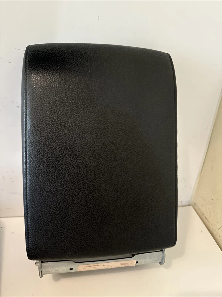 Volkswagen Touareg 2011 brazo central delantero negro OEM 7P6864207C Foto 1 de 4