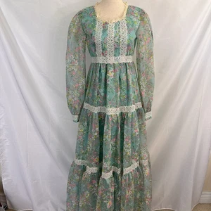 Maxi Vestido De Colección Pradera Encaje + Floral En Niveles PEQUEÑO Cottagecore - Imagen 1 de 15