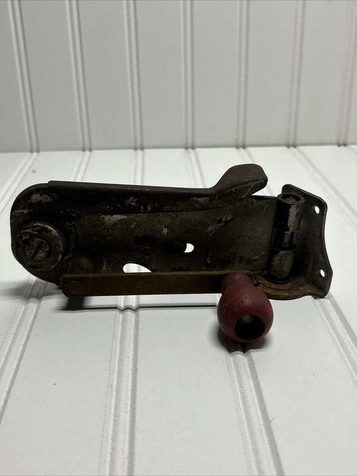 Abridor de latas de metal estilo montaje en pared vintage swing-a-way con abrebotellas Foto 1 de 4