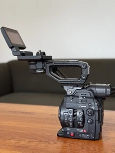 Canon EOS C300 Mark II EF Cinema Kamera 722h - Bild 1 von 14