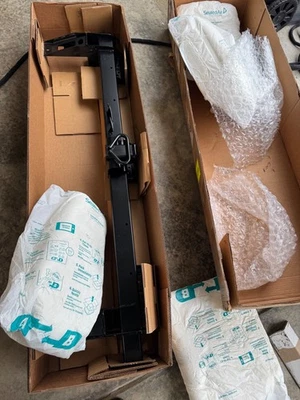 Enganche de remolque Honda Ridgeline 2011 OEM (74690-SJC-A10) Foto 1 de 4