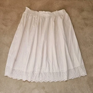 Women's Per Una White Broderie Anglaise Skirt UK Size 22 - Picture 1 of 5