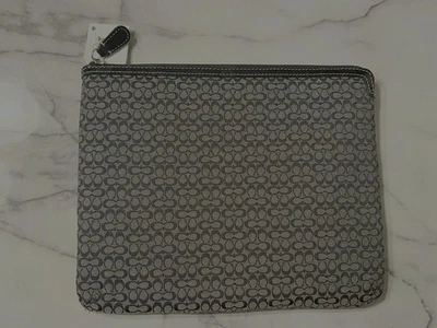 Funda Tablet Coach Vintage Negra y Gris Nueva Con Etiquetas Excelente Estado Foto 1 de 4
