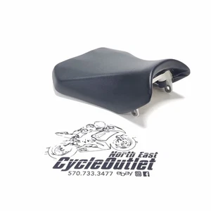 2022 11-25 SUZUKI GSXR600 GSXR750 OEM FRONT DRIVERS SEAT PAD SADDLE PILLION - Picture 1 of 13