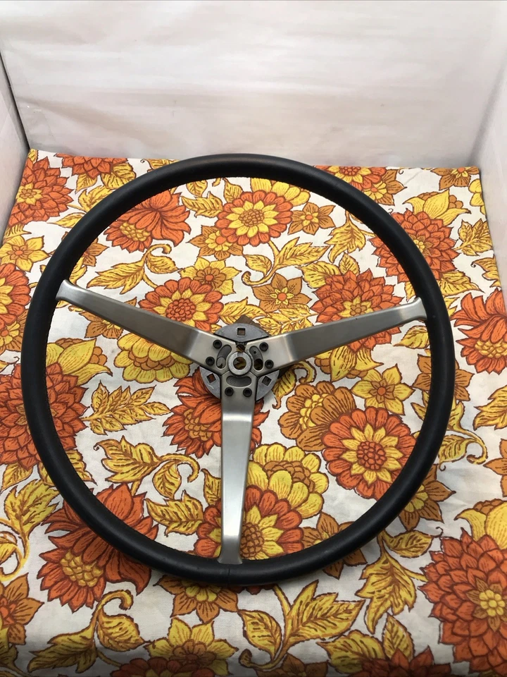 Volante Opel Petri 184 1969 Kadett B Rallye 69 cuero negro plata 1967 Foto 1 de 4