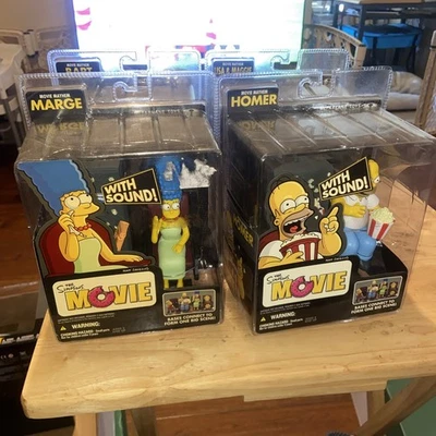JUEGO DE 4 JUGUETES MCFARLANE Bart, Homer, Lisa & Marge de la película de los simpson caos Foto 1 de 4