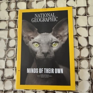 Minds Of Their Own National Geographic Magazine October 2022 - Picture 1 of 1