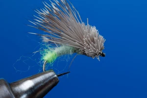 Fliegentom 3 Stück - gemarkt Streaking Caddis - Bild 1 von 1