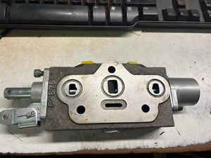 Prince SV Standard Series Regelventil: 12 GPM, Nr. SVW1CA1, SAE 8 Port, Work S - Bild 1 von 3